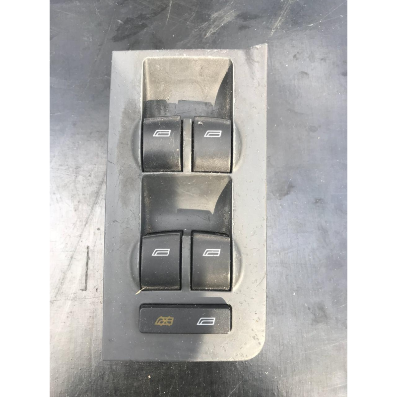 Блок управління стеклоподьемниками AUDI A6 C5 97-05 4B0959851B 501.680