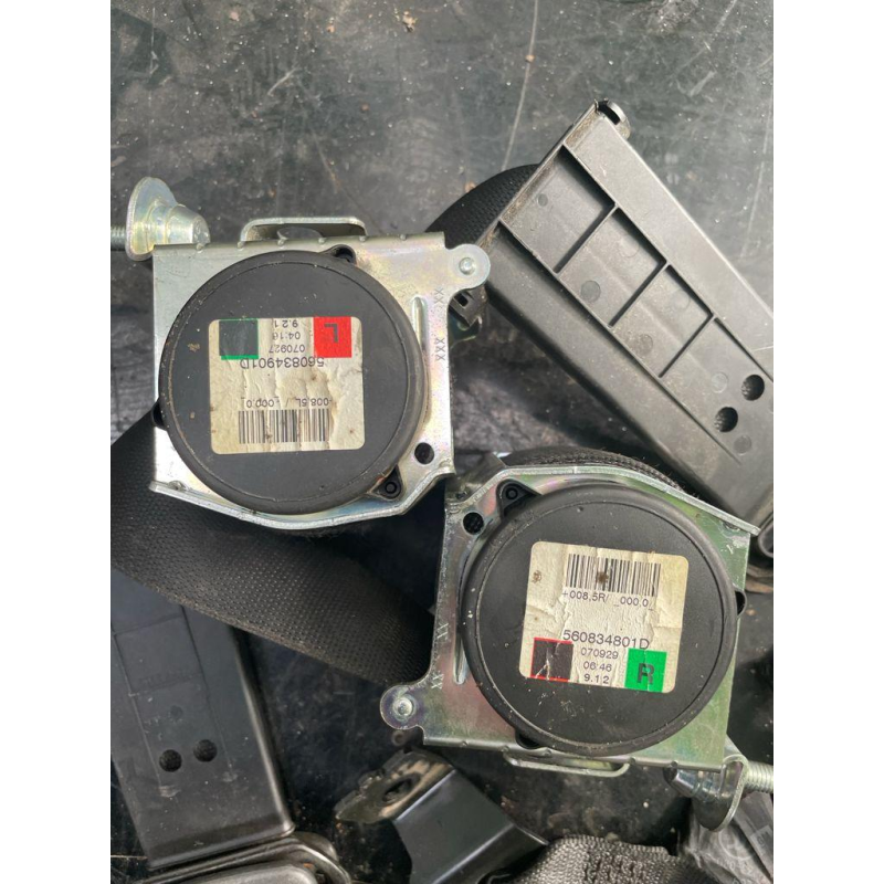 Ремінь безпеки передній лівий/правий Opel Astra H/Zafira B 560834901D 560834801D