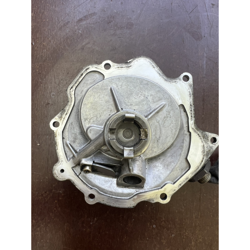 Вакуумний насос Mercedes SPRINTER 1995-2000 0002303665 Вакуумний насос Mercedes SPRINTER 1995-2000 0002303665