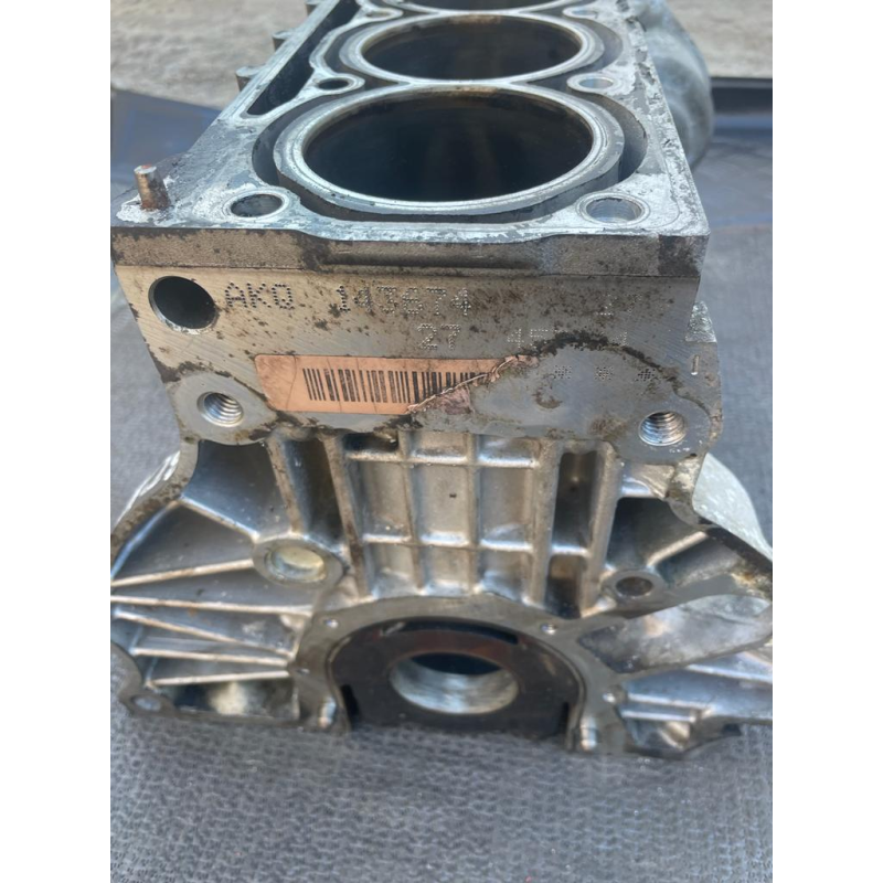 Блок двигуна  VW Golf IV /SKODA 1.4 16V  030103019