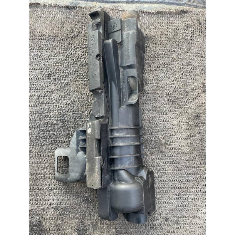 Кронштейн радіатора правий BMW 3 E46 1997-2003, 155986348