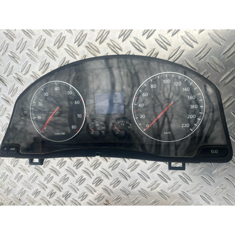 Щиток приладів (приладна панель) Volkswagen Golf 5 1K0920862H