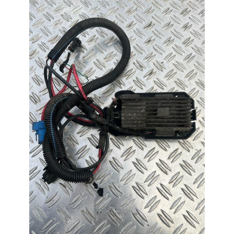 Блок керування вентилятором Fiat Stilo 908000915 M52000300 837902300