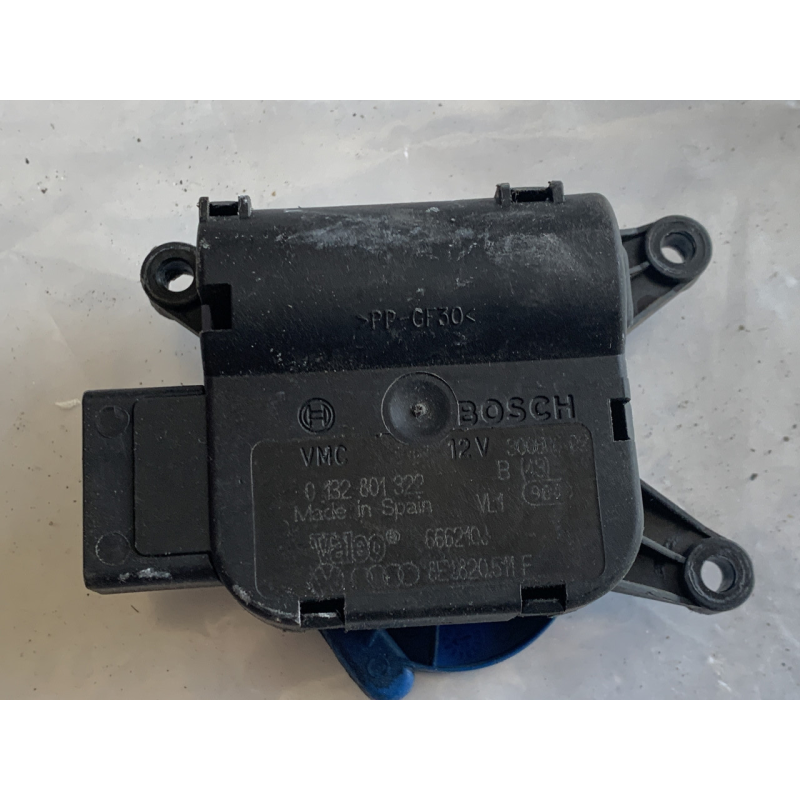 Кроковий двигун печілки Audi A4 B7 0132801322