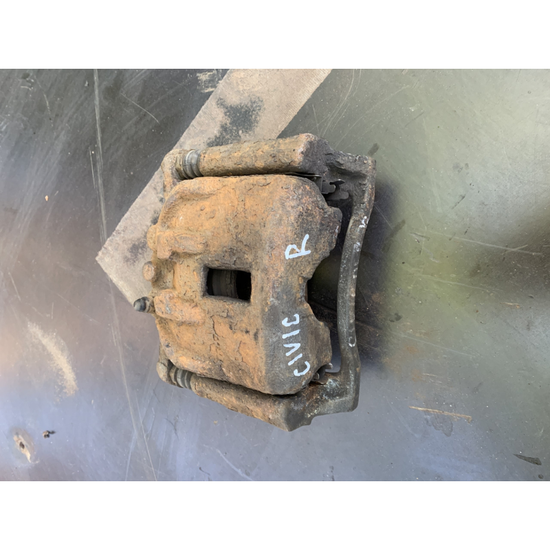 Суппорт передній правий Honda Civic 5D 45018SMGE01 Суппорт передній правий Honda Civic 5D 45018SMGE01