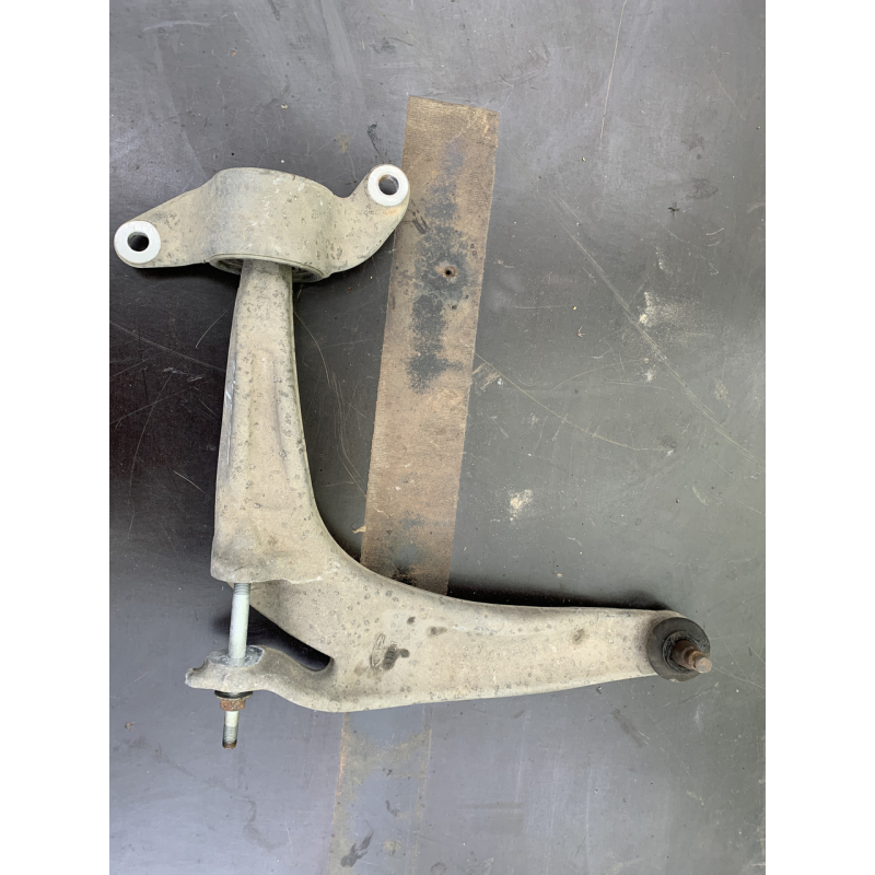Важіль передньої підвіски нижній лівий Honda Civic 5D 51360SMGE05