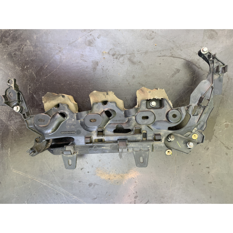 Накладка двигуна (кришка, захист) Opel Vivaro/Peugeot/Citroen 2.0 HDI 9808843180