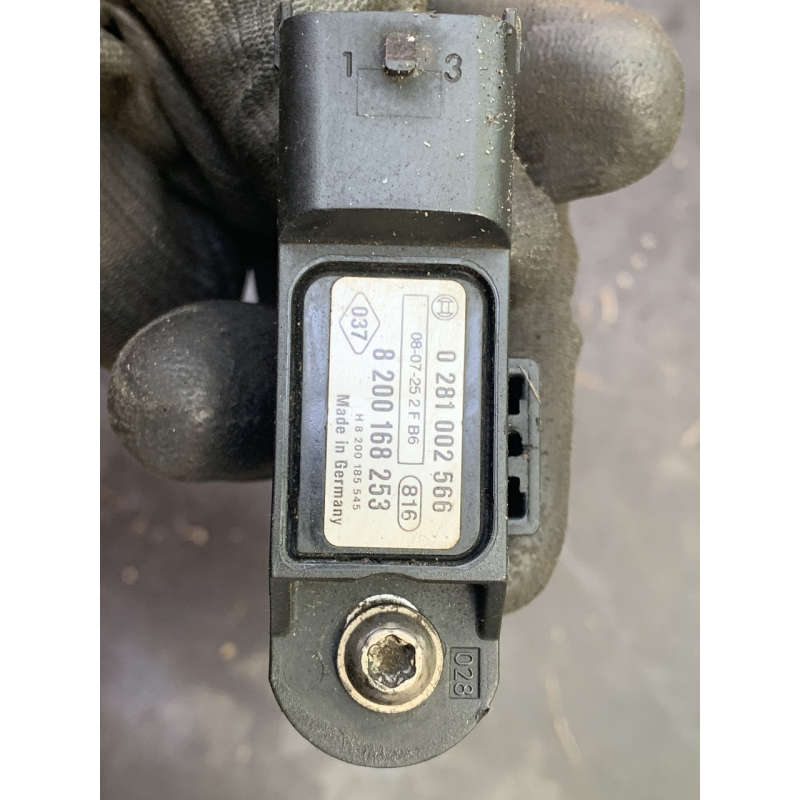 Датчик тиску наддуву Renault Trafic / Opel Vivaro /Nissan Primastar 2.0dCI 0281002566 8200168253
