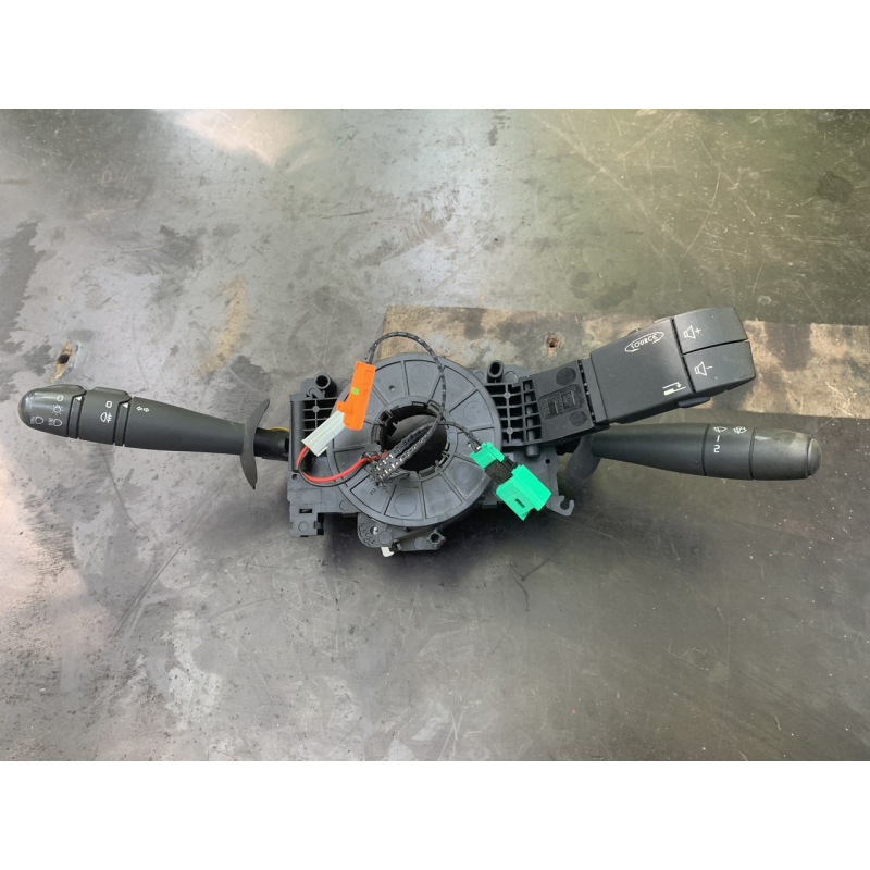 Шлейф AIRBAG з підрулевими перемикачами в складанні Renault Trafic/  Opel Vivaro/ Nissan Primastar 8200878343