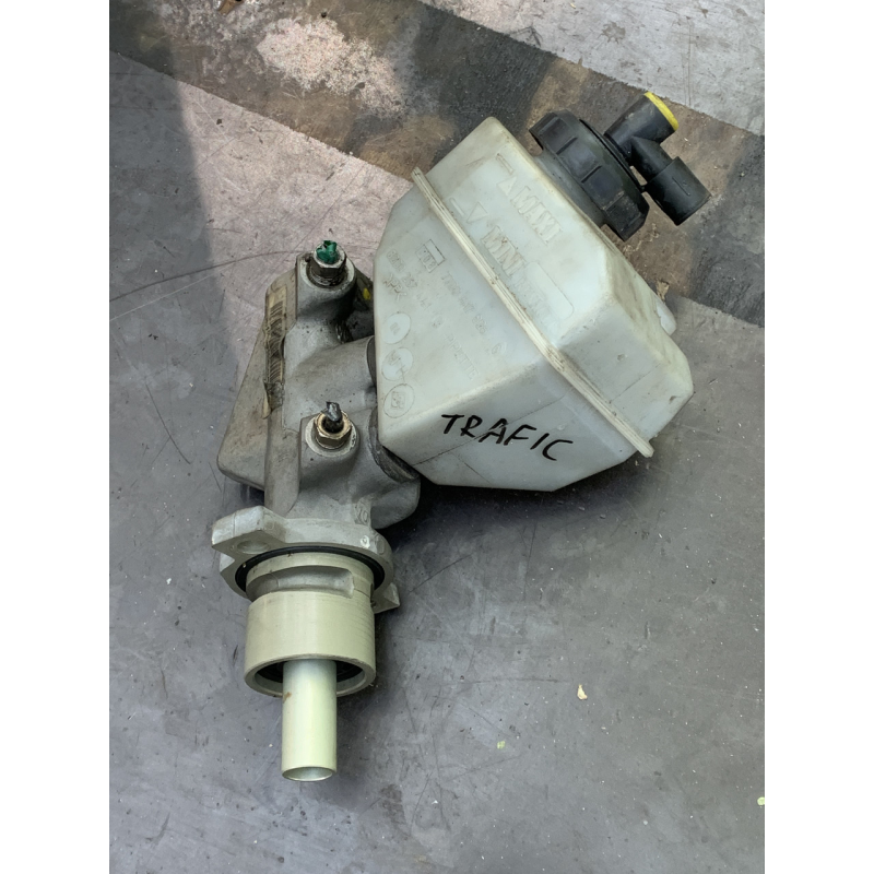 Головний гальмівний циліндр 2 виходи Renault Kangoo / Nissan Kubistar 8200262441 7700417826 Головний гальмівний циліндр 2 виходи Renault Kangoo / Nissan Kubistar 8200262441 7700417826