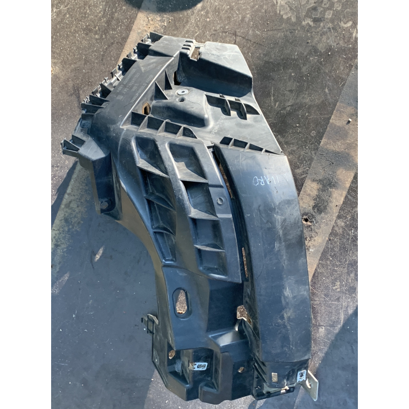 Напрямна переднього бампера ліва Renault Trafic /Opel Vivaro / Nissan Primastar  93857537 620350102R