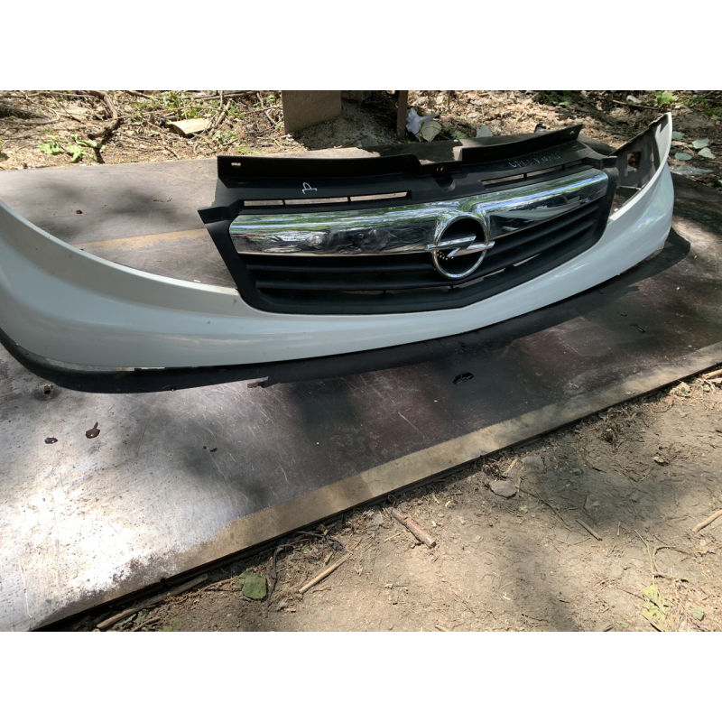 Решітка радіатора Renault Trafic /Opel Vivaro /Nissan Primastar 623100248R 93856149 Решітка радіатора Renault Trafic /Opel Vivaro /Nissan Primastar 623100248R 93856149