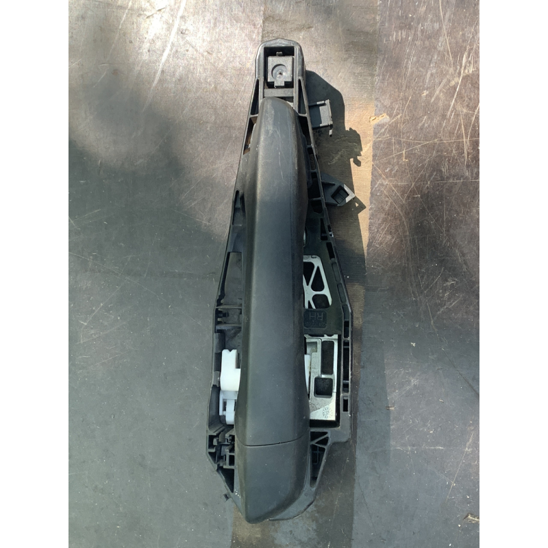 Ручка дверей зовнішня передня права Renault Trafic /Opel Vivaro / Nissan Primastar 9688834080