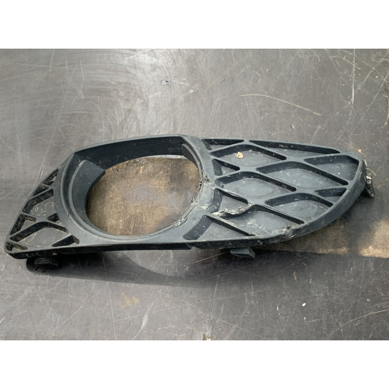 Накладка бампера під птф ліва Toyota Yaris 1999-2005 521280D020