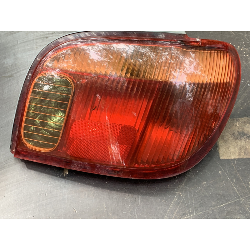 Ліхтар задній правий Toyota Yaris 8155052130  815630D070
