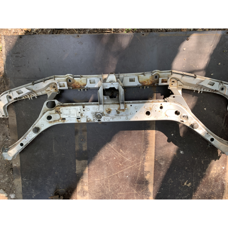 Панель передня (телевізор) Ford Focus 2M518B041CE 2M518B041