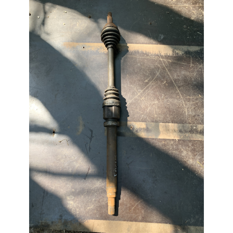Півось (привод) передня права Ford Focus MK1 3652045 XS4W3B436BB