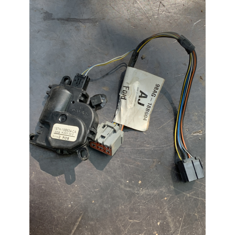 Кроковий двигун пічки Ford Focus MK1 1S7H19B634CA 98AG-18B604 98AG18B604
