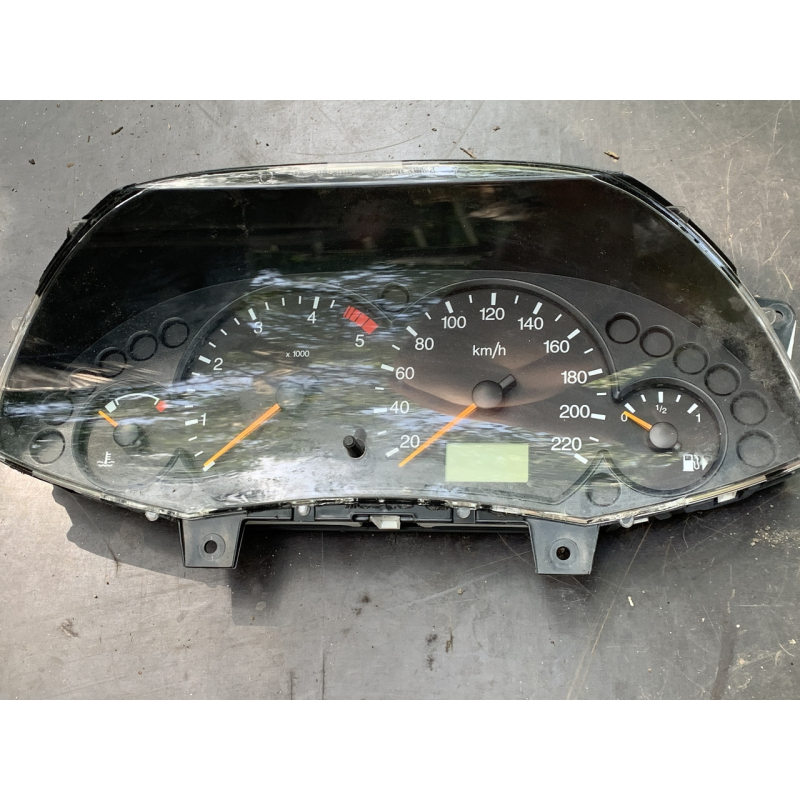 Панель приладів Ford Focus MK1 98AP10841BC  98AP-10841-BC  1M5F-10849