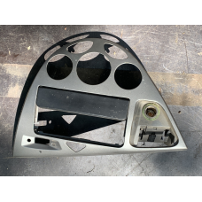 Центральна накладка консолі Ford Focus 98AB-A046A04-AE A98AX-18933-AA 2M5XA047A04AAW