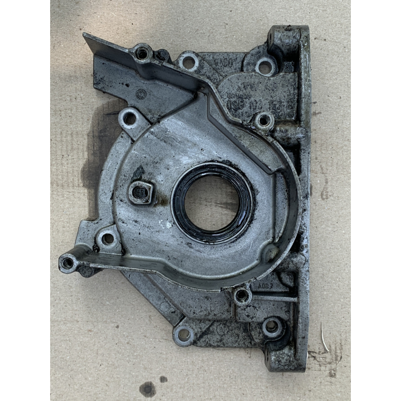 Передня кришка головки блока циліндрів (ГБЦ) Volkswagen Passat B6  03G103153B