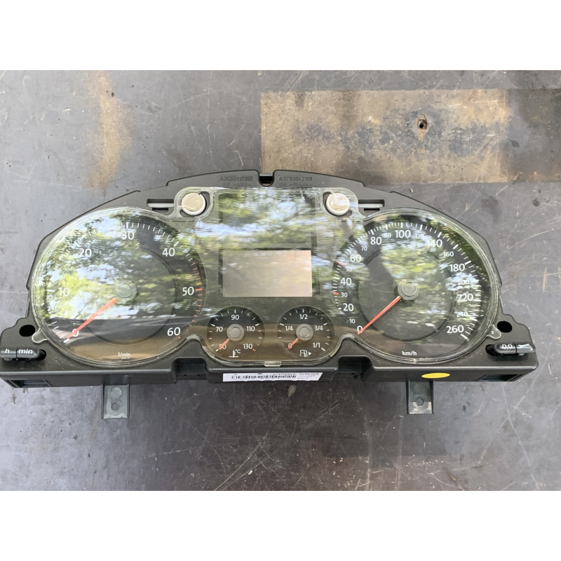 Панель приладів (щиток) Volkswagen Passat B6 3C0920853J A2C53294169 A2C53117395 A2C53042108