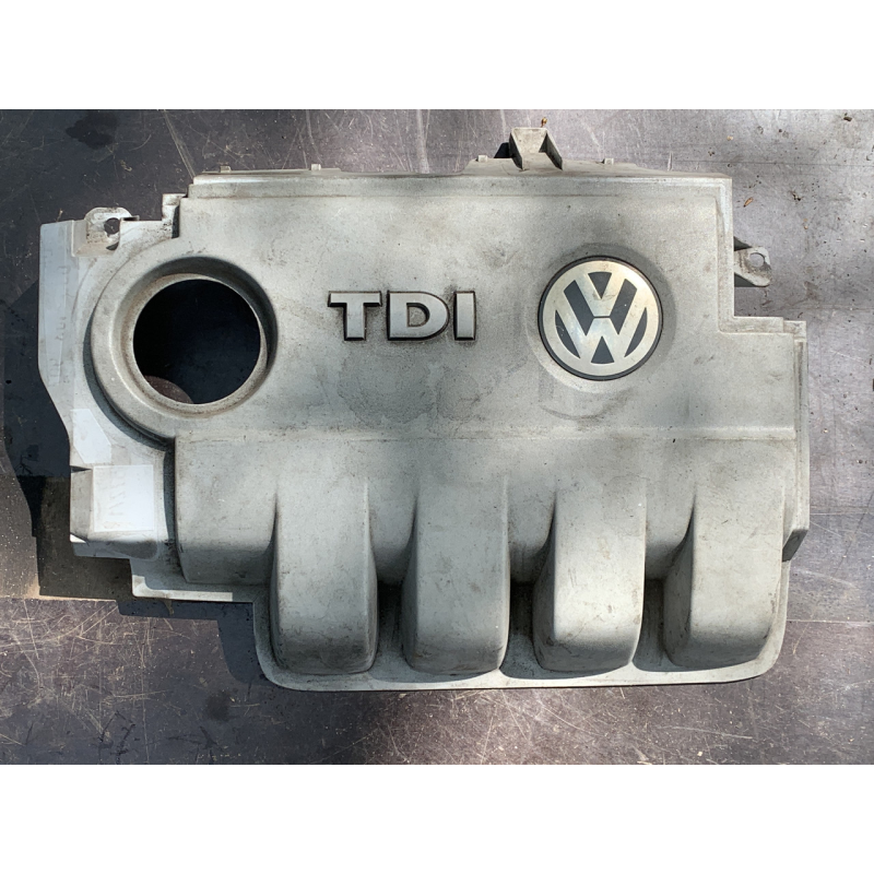 Накладка двигуна декоративна Volkswagen Passat B6 03G103967N 03G103967C 03G103967P Накладка двигуна декоративна Volkswagen Passat B6 03G103967N 03G103967C 03G103967P