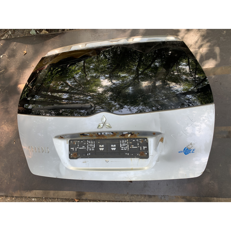 Кришка багажника для Mitsubishi Grandis у зборі