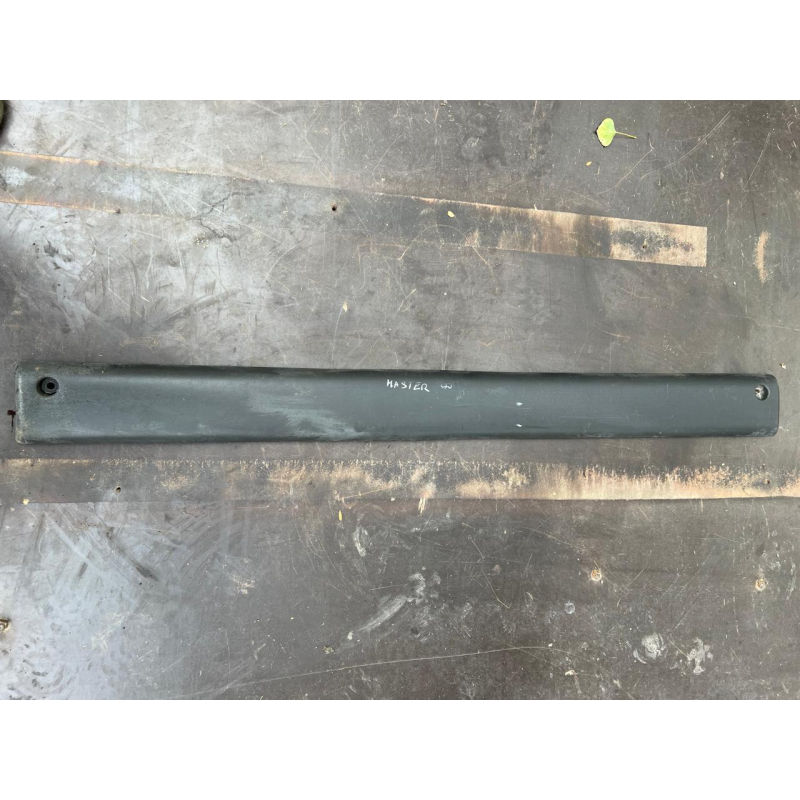 Молдинг бічних зсувних дверей ліворуч/правої Renault Master /Opel Movano 7701692582