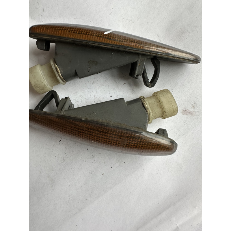 Повторювач повороту на крилі правий на Fiat Marea/Croma/ Bravo 1996-2001 46442187-A Повторювач повороту на крилі правий на Fiat Marea/Croma/ Bravo 1996-2001 46442187-A
