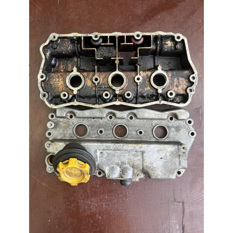 Кришка клапанів Land Rover KV6 2.5 L